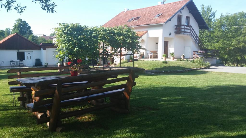 Guest House Family Dukic غاكوفيتسا الغرفة الصورة
